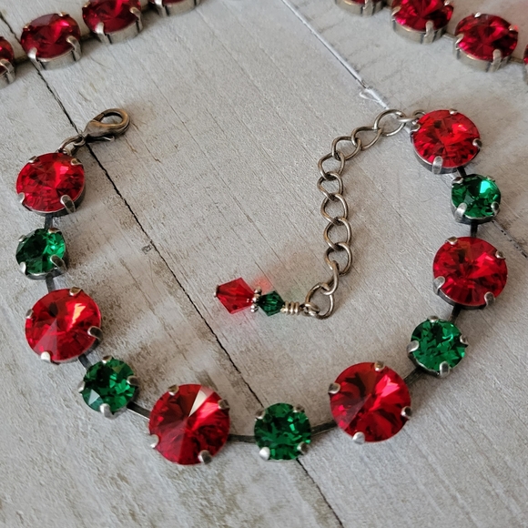 Austrian Crystal Bracelet in Antique Silver - Picture 5 of 9